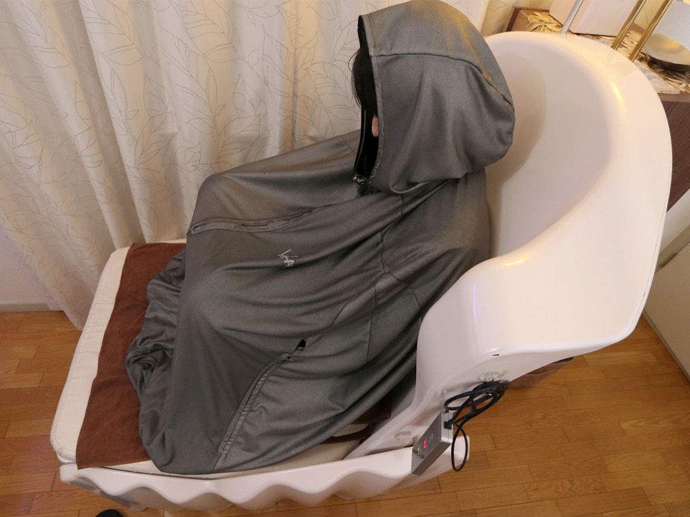 Angeの完全個室にあるLULUONN専用チェアとケープ